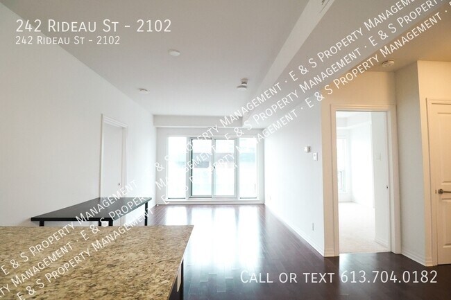 Building Photo - 242 Rideau St