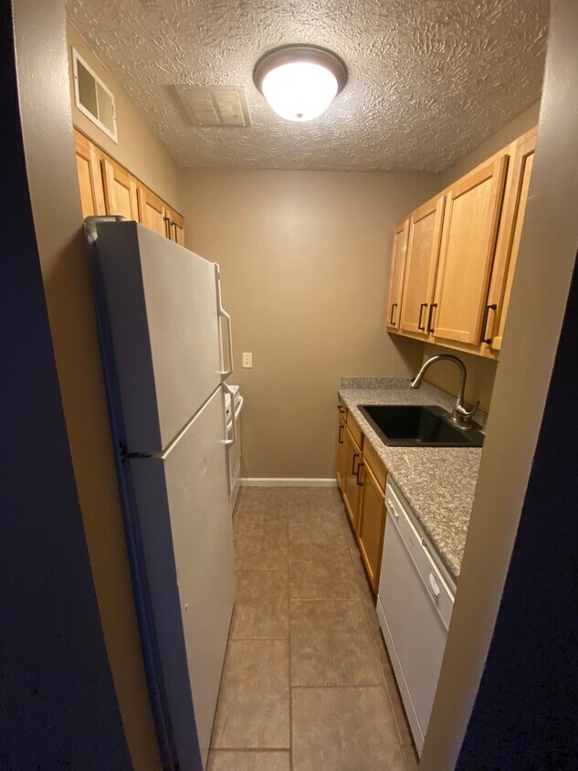 Primary Photo - 2020 J St