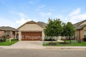 Building Photo - 17313 Crazy Arm Rd