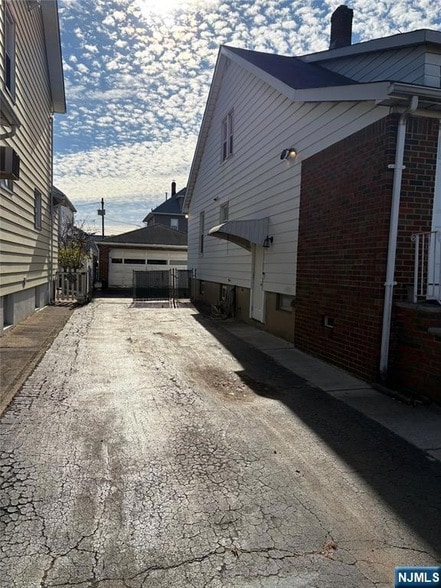 Photo - 23 Barrington Ave Apartment