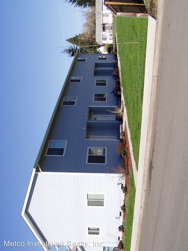 Primary Photo - 1113 E Chamberlain Ave