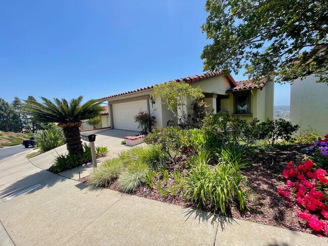 Building Photo - Spacious 2 Bedroom 3 Bathroom Home With Br...