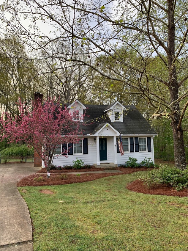 Primary Photo - 1170 Lois Ln