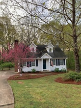 Building Photo - 1170 Lois Ln