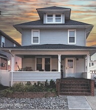 Building Photo - 208 14th Ave