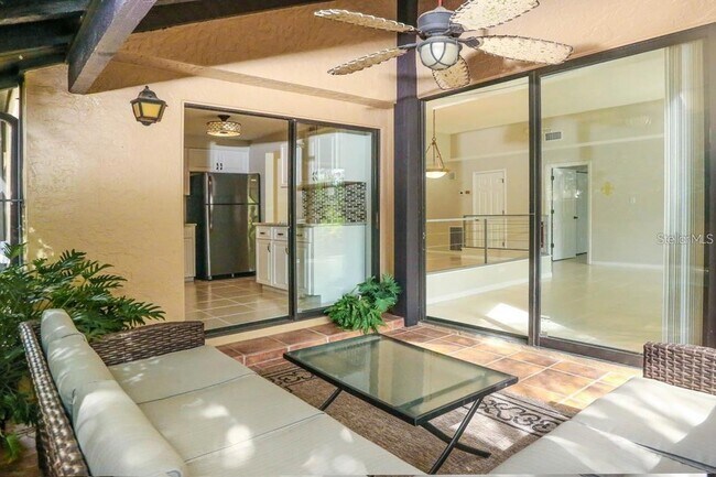 Foto del edificio - 5319 Myrtle Wood