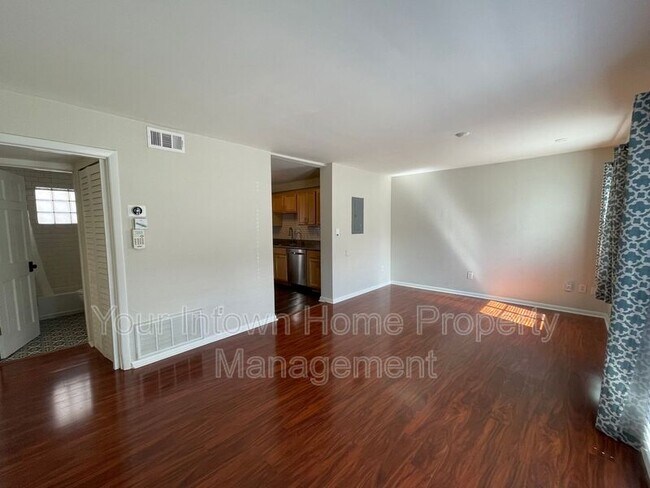 Foto del edificio - 1355 Euclid Ave NE