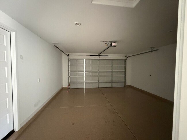 Foto del edificio - 36375 W Leonessa Ave