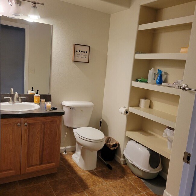 Foto del edificio - 3216 Warbler Way