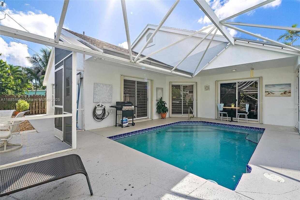 Foto principal - 6051 Kendrick St