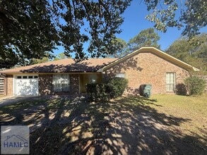 Building Photo - 703 Tray Ct