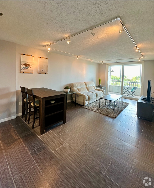 Building Photo - 2323 Feather Sound Dr