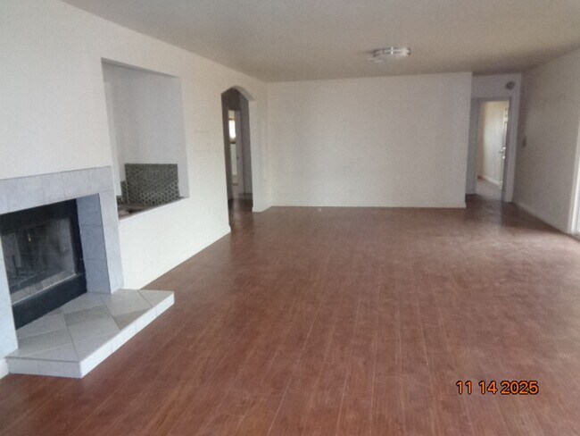 Foto del edificio - Sprawling and Spacious 8-acre Ranch Home