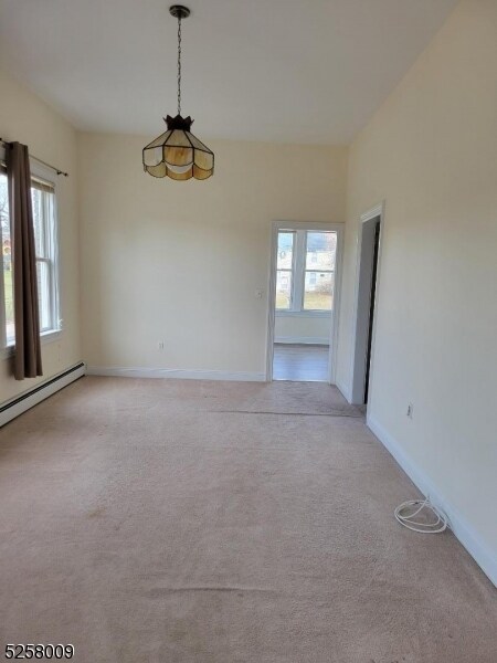 Foto del edificio - 744 Ringwood Ave