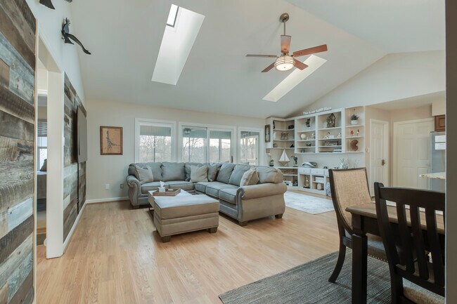 Foto del edificio - 216 Village Square