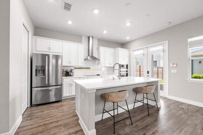 Building Photo - Barely Living in Single Family 3bed/2bath/2-car garage in Lake Nona