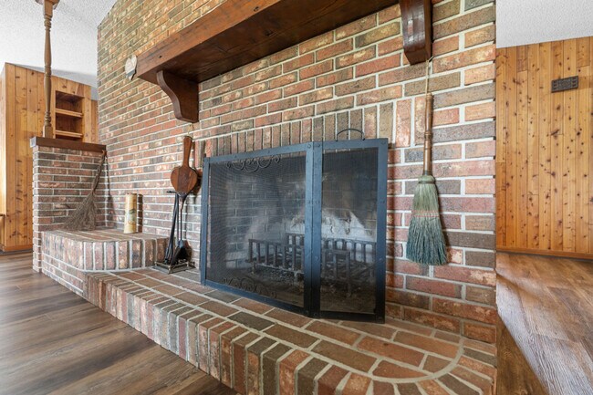 Building Photo - 1803 Riveredge Dr