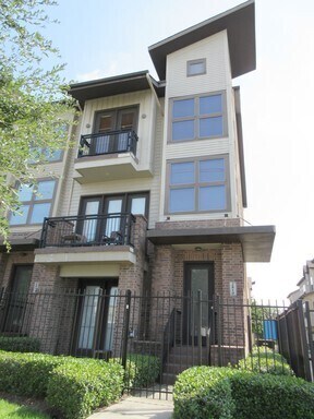 Primary Photo - 2810 Polk Street