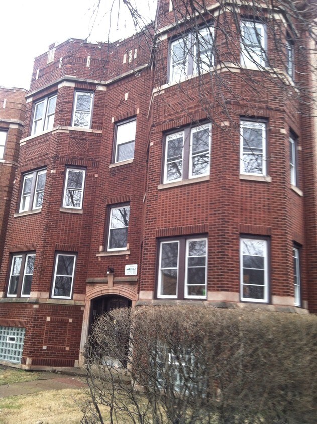 Primary Photo - 8351 S Rhodes Ave