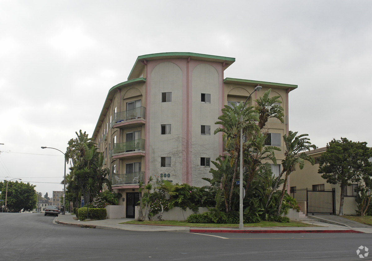 Primary Photo - Mariposa Apartments