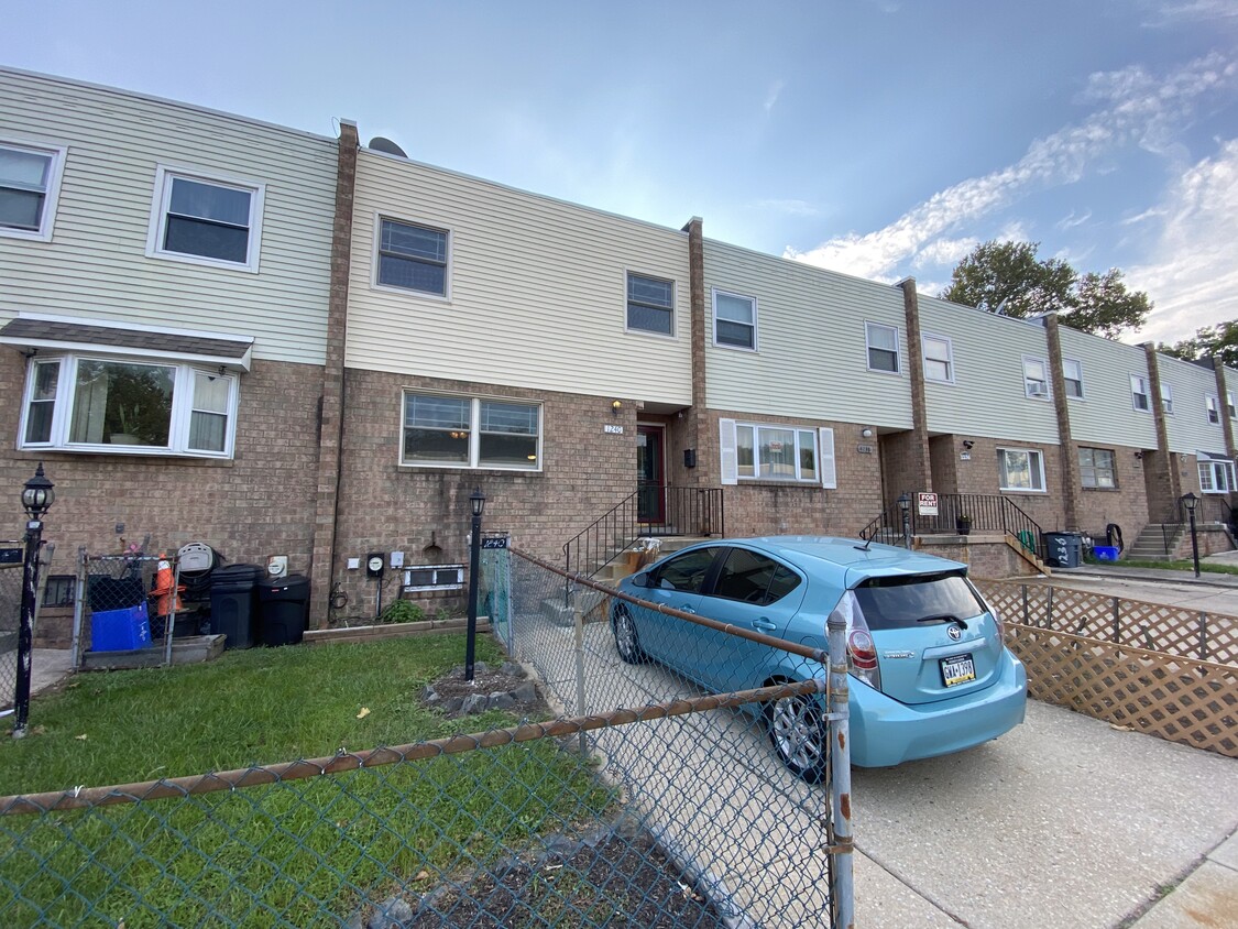 Primary Photo - 1240 S Melville St