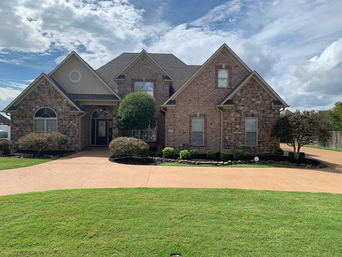 Primary Photo - 127 Greendale Dr