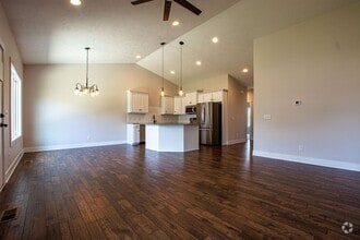Building Photo - 2712 Viking Cir