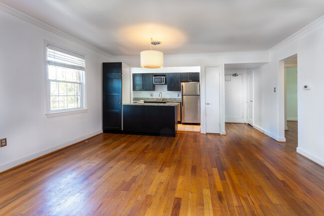 living room/dining room - 1303 S Walter Reed Dr