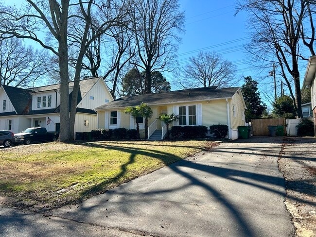 Photo - 900 Stanfield Dr House