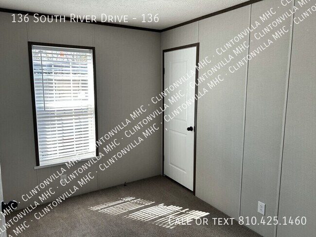 Foto del edificio - 136 S River Dr