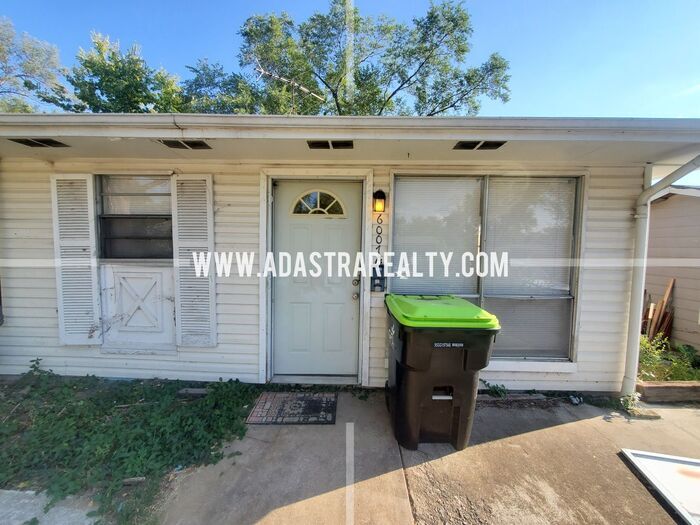 Primary Photo - Affordable Duplex in Grandview-Available N...