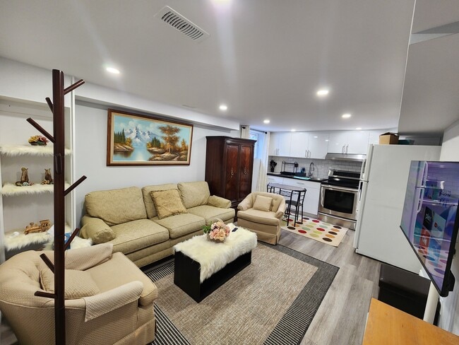 Salon confortable - 670 Millbank Dr