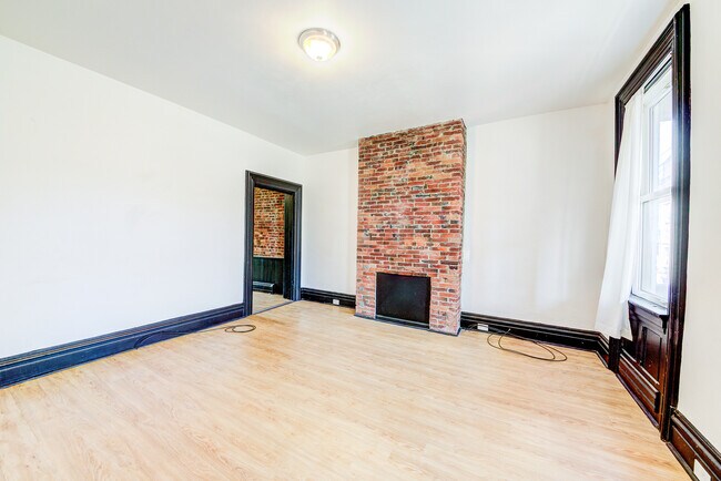 Building Photo - AVAILABLE AUGUST  - Incredible, Updated 4 ...
