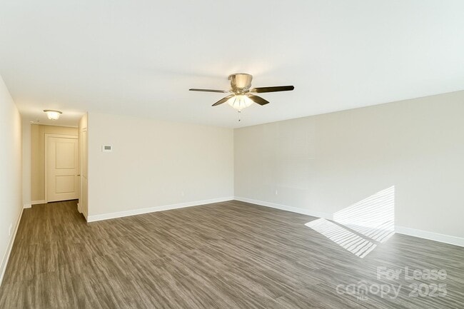 Foto del edificio - 3204 Glenn Hope Way