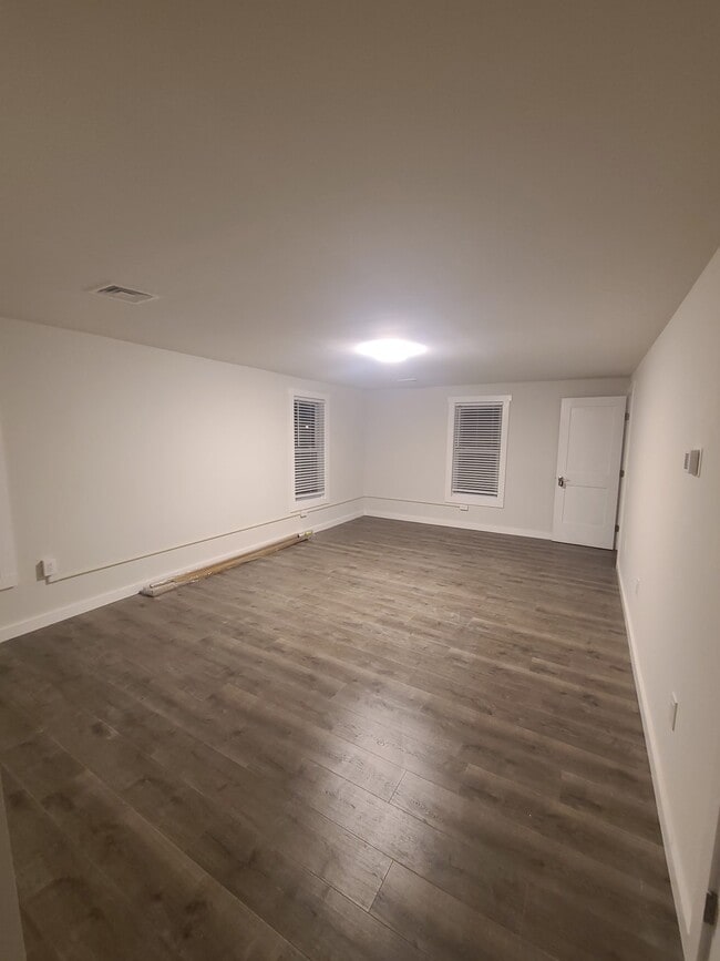 Building Photo - 975 PA-940