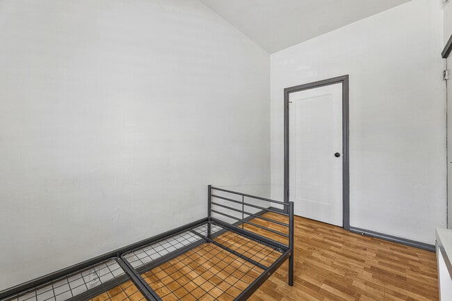 Foto del edificio - 2816 Ellendale Pl