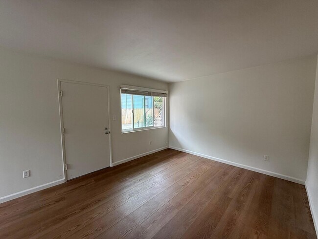 Foto del edificio - 1808 Castillo St