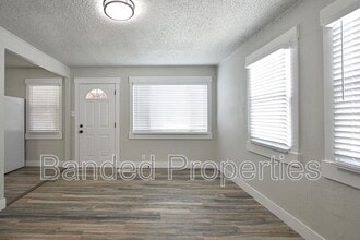 Building Photo - 265 Maple St