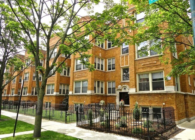 Building Photo - 4852 N Drake Ave