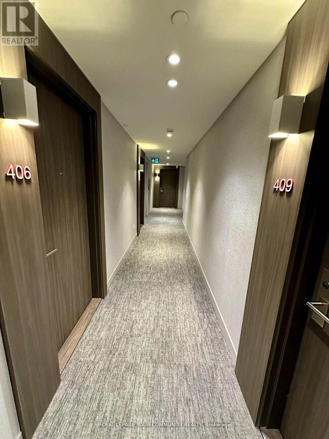 Building Photo - 185 Roehampton Ave