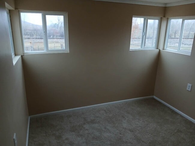 Building Photo - 2 A St