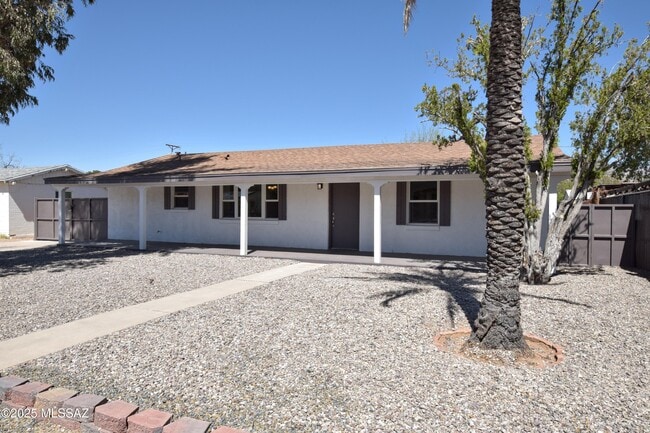 Building Photo - 4233 E Lester St