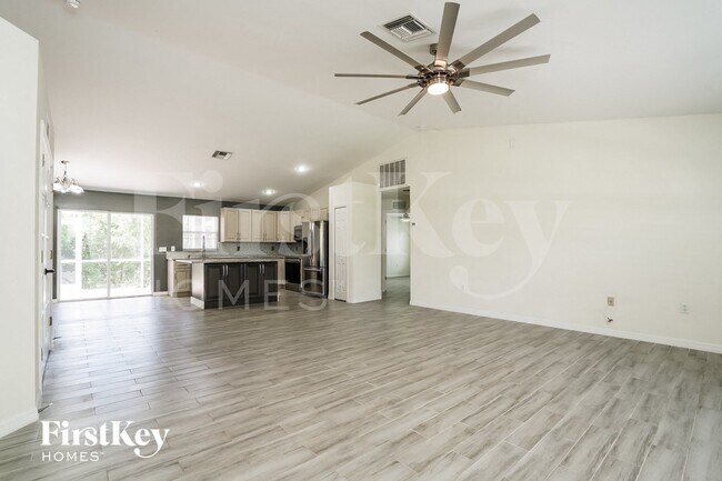 Foto del edificio - 8451 Caloosa Rd