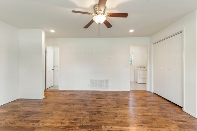 Foto del edificio - 7913 E 129th St