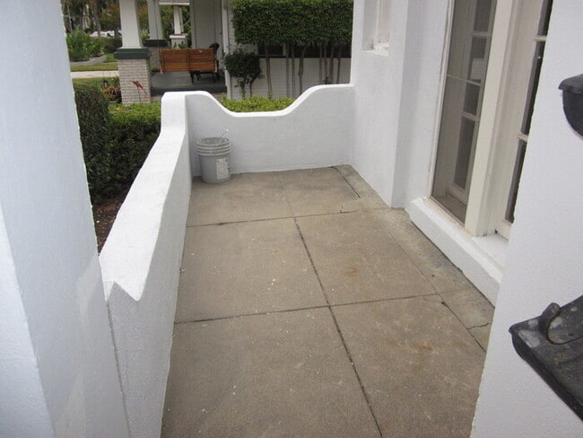 Building Photo - 3047 E Vista St