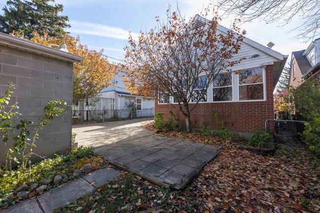 Building Photo - 28 E Jeffrey Pl