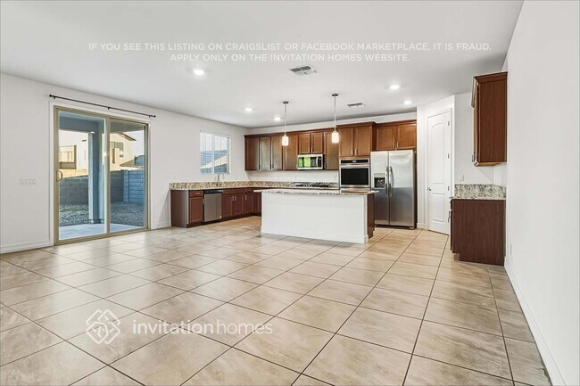 Foto del edificio - 11417 W Edgemont Ave