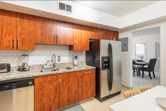 Building Photo - 4001 S Ocean Dr