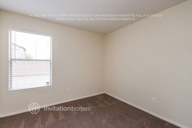 Building Photo - 1768 E Los Alamos St