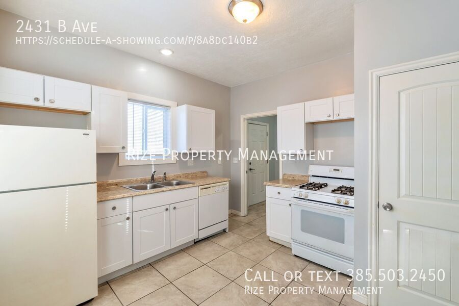 Primary Photo - Beautiful & Spacious 1 Bedroom Available Now!